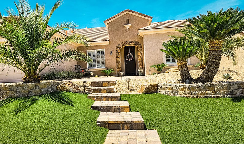 Artificial grass on Los Angeles lawn front